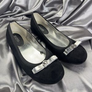 Michael Kors‎ Gloria Flats Sz 5 Black Velvet Logo Bow Charm Back-to-School Shoes